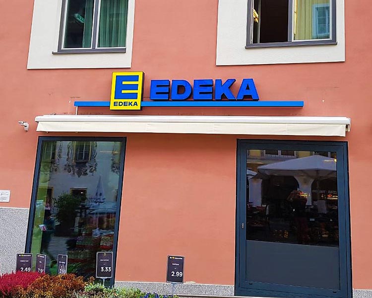 Filialumstellung Tengelmann zu Edeka Südbayern 2017 (90 Filialen in 3 Monaten im Innen-und Außenbereich umgerüstet) Image